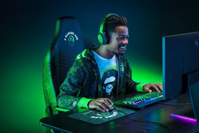 Razer X *A Bathing Ape iskur x spillestol én farge FL0B125