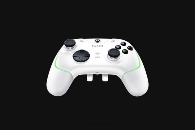 Razer Wolverine v2 chroma konsoll hvit FL0B161