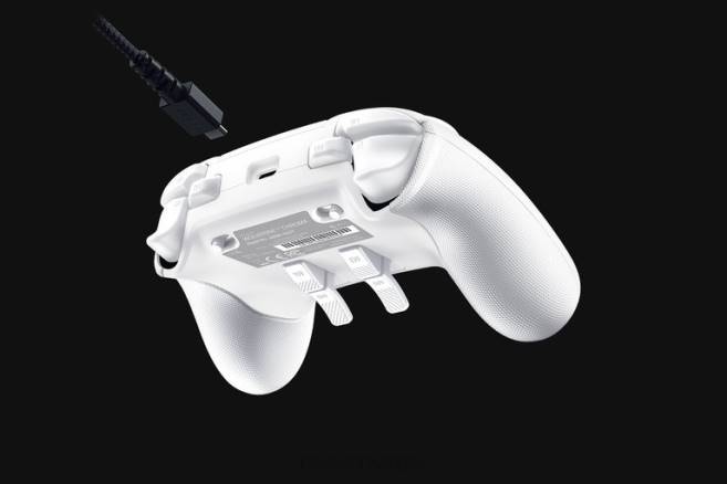 Razer Wolverine v2 chroma konsoll hvit FL0B161