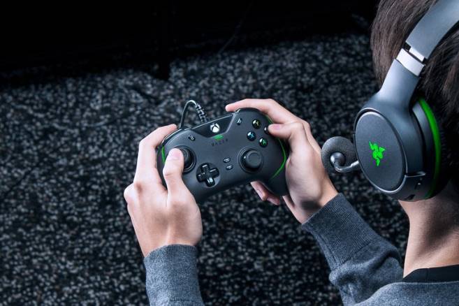 Razer Wolverine v2 konsoll svart FL0B162