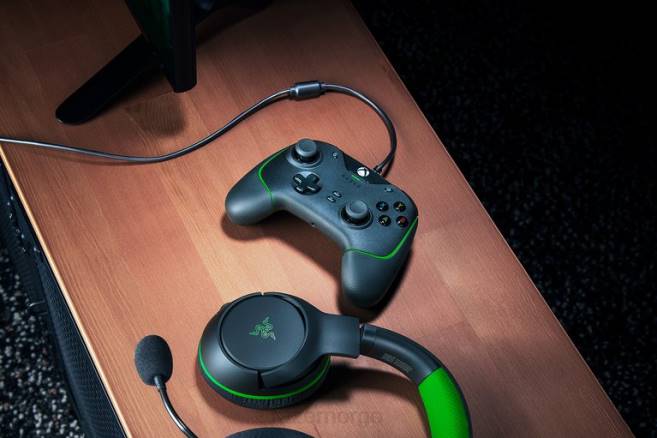 Razer Wolverine v2 konsoll svart FL0B162