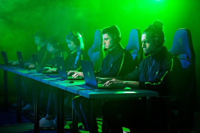 Razer blackshark v2 pro spilllyd svart FL0B85